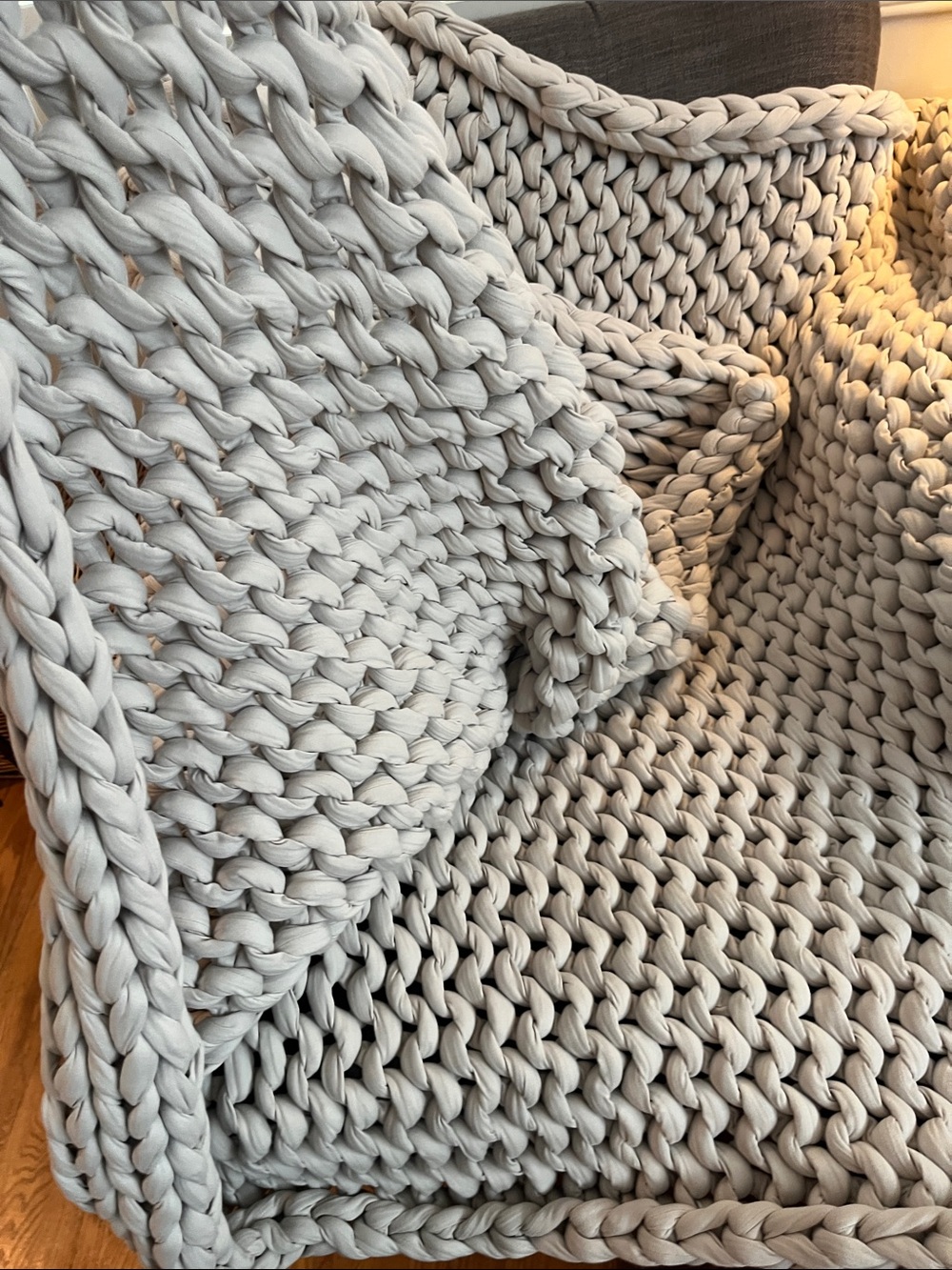 Bearaby Weighted Blanket in Moonstone Grey - Picture 6 of 7